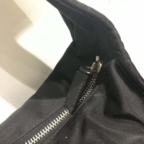 Authentic Vintage Prada Nylon Bag - Picture 6 of 14